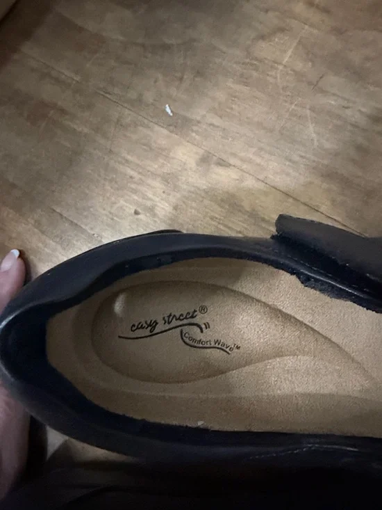 Easy Street Women’s Navy Mary Jane Comfort Shoes - size 8 - Picture 2 of 7